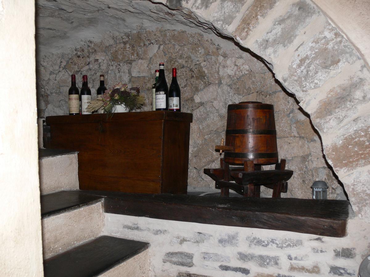 לינה וארוחת בוקר Montalto Ligure Il Cappellaio Matto מראה חיצוני תמונה