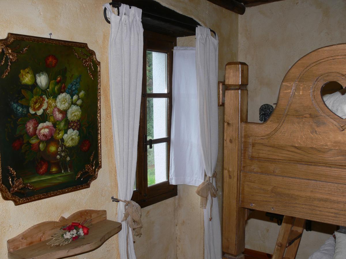 לינה וארוחת בוקר Montalto Ligure Il Cappellaio Matto מראה חיצוני תמונה