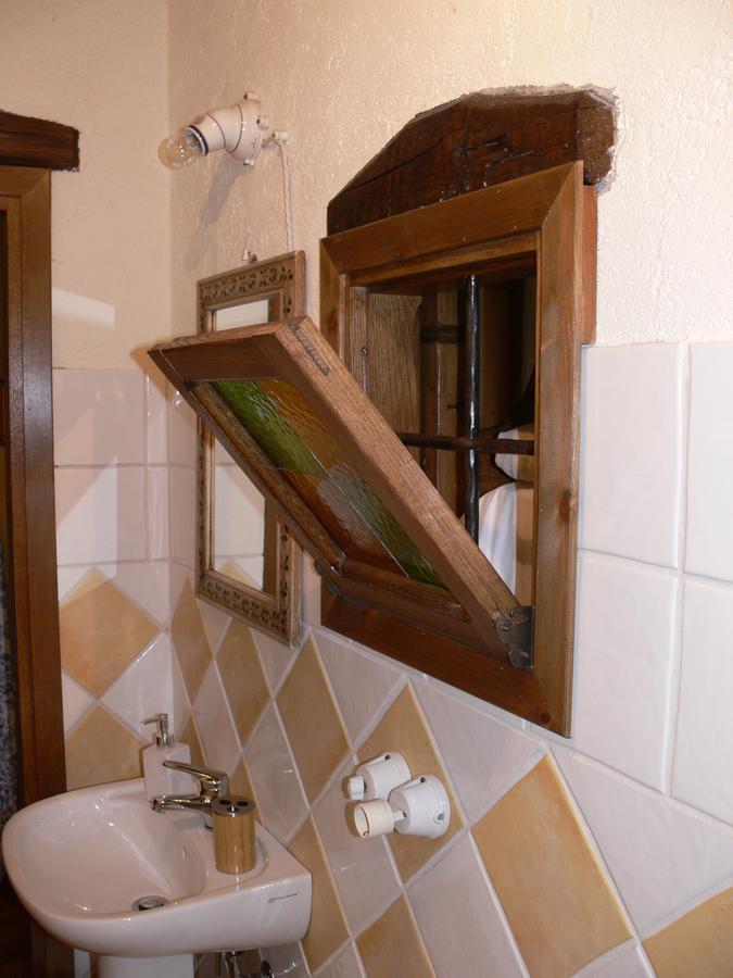 לינה וארוחת בוקר Montalto Ligure Il Cappellaio Matto מראה חיצוני תמונה