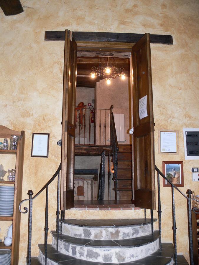 לינה וארוחת בוקר Montalto Ligure Il Cappellaio Matto מראה חיצוני תמונה