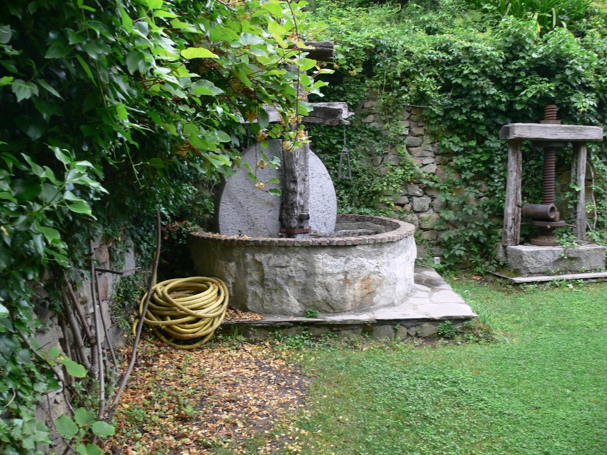 לינה וארוחת בוקר Montalto Ligure Il Cappellaio Matto מראה חיצוני תמונה