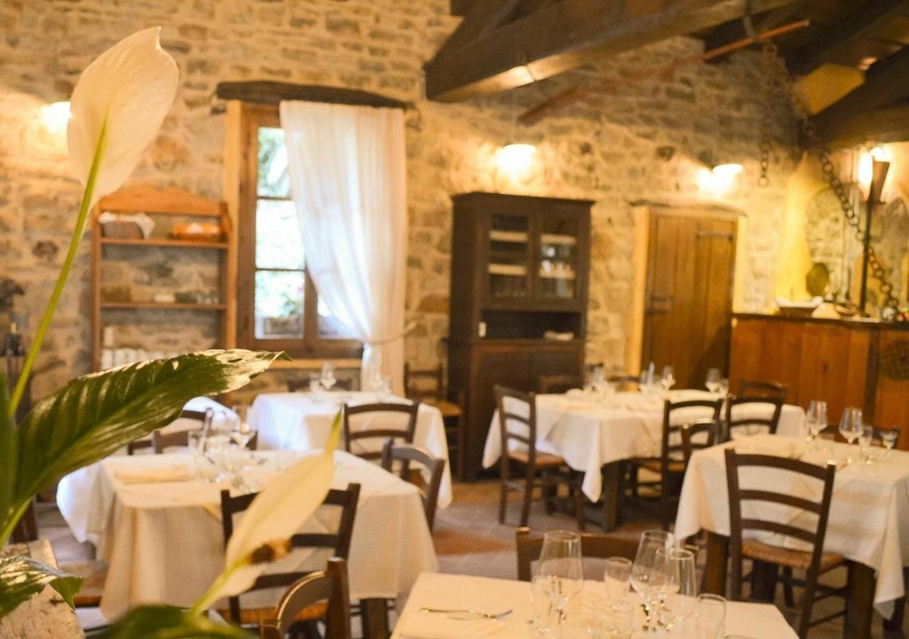 לינה וארוחת בוקר Montalto Ligure Il Cappellaio Matto מראה חיצוני תמונה