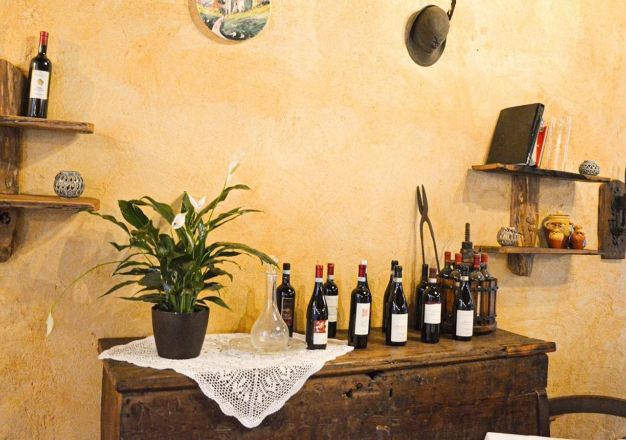 לינה וארוחת בוקר Montalto Ligure Il Cappellaio Matto מראה חיצוני תמונה