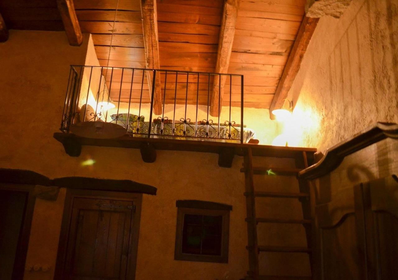 לינה וארוחת בוקר Montalto Ligure Il Cappellaio Matto מראה חיצוני תמונה