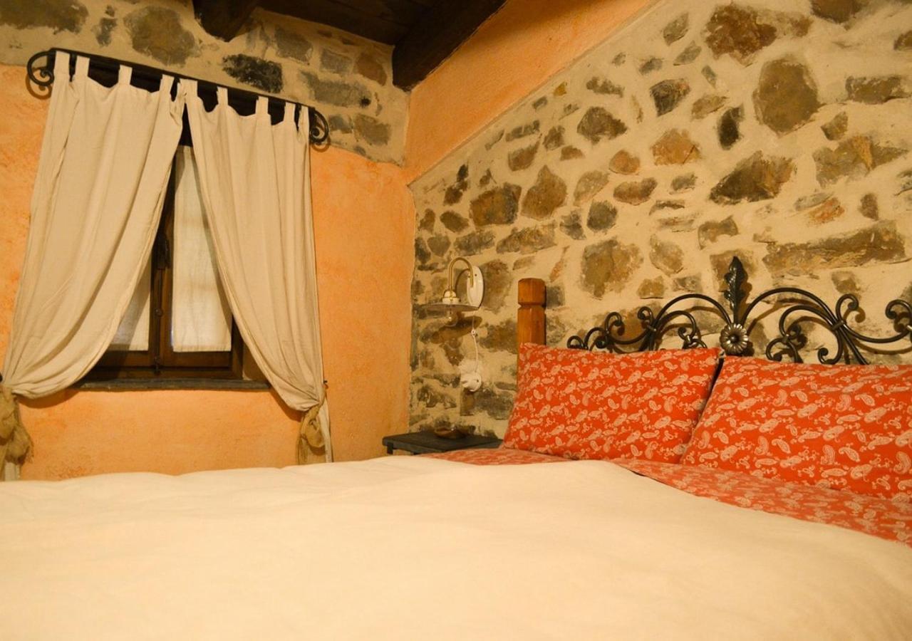 לינה וארוחת בוקר Montalto Ligure Il Cappellaio Matto מראה חיצוני תמונה